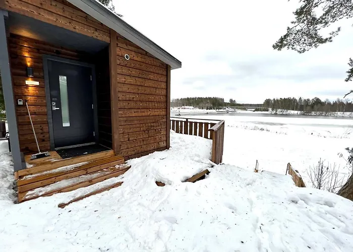 Glass Igloos By The Water - Lasisviitit