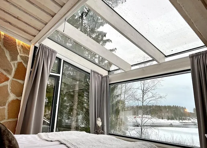Glass Igloos By The Water - Lasisviitit