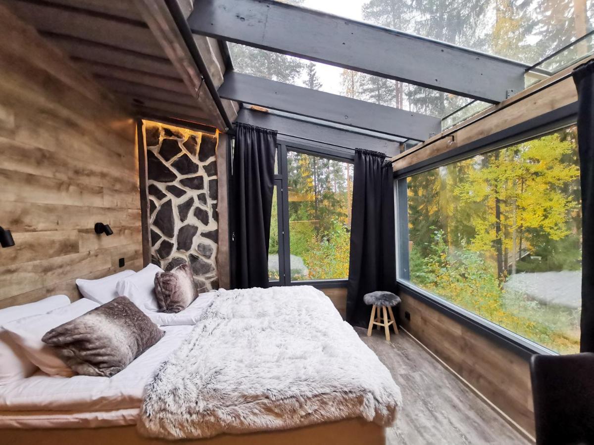 Glass Igloos By The Water - Lasisviitit *