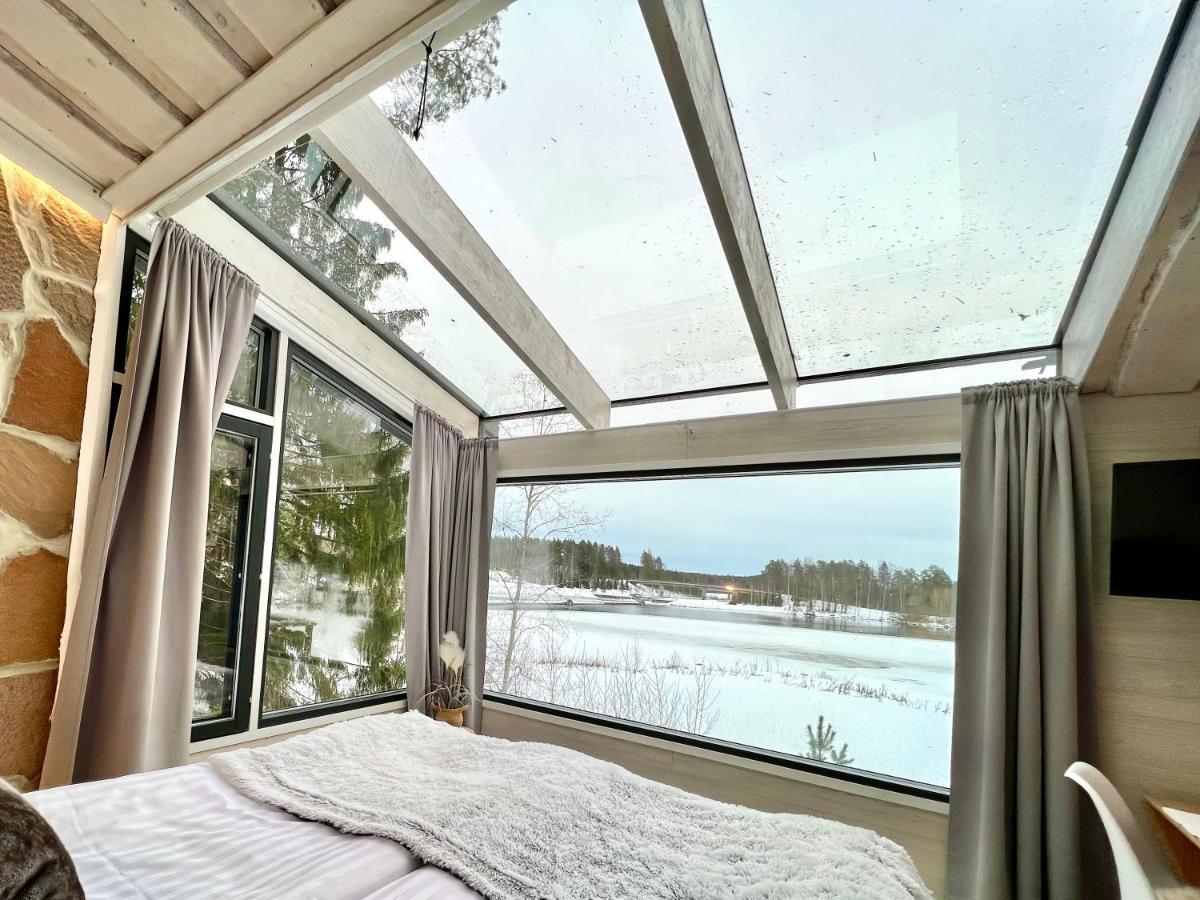 Glass Igloos By The Water - Lasisviitit * Laukaa